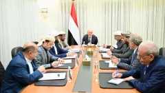 المجلس الرئاسي يشيد بقرارات زيادة...