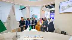 مباحثات سعودية فرنسية في باكو...