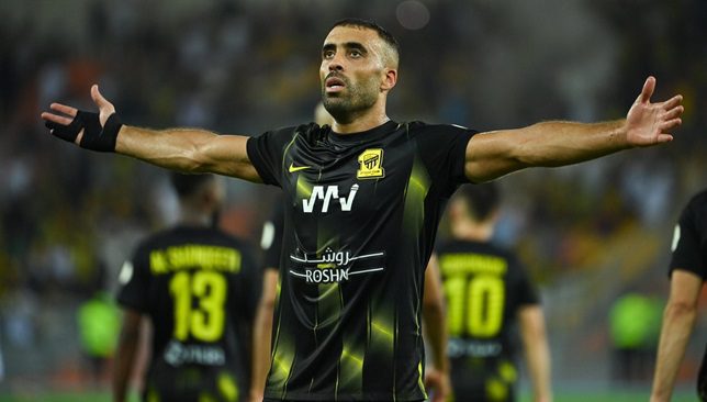 الاتحاد يتحمل نصف راتب حمدالله مع الشباب