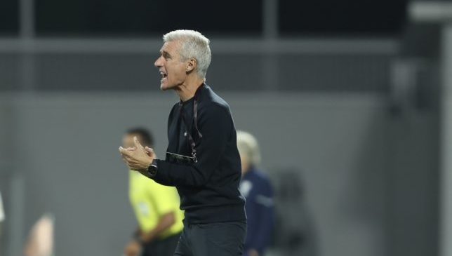 النصر يدرس إقالة كاسترو بعد خسارة السوبر ضد الهلال