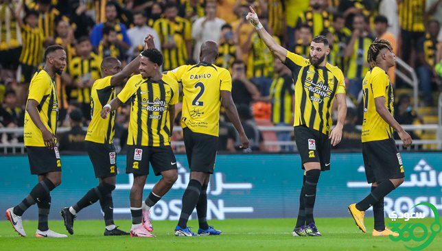 قبل مباراة الهلال والاتحاد.. إعلامي: انتصارات الزعيم بأخطاء تحكيمية “فيديو”