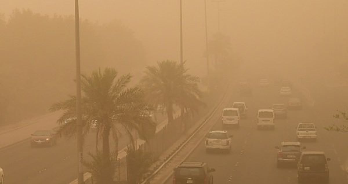 ماذا تفعل عند حدوث موجة غبار؟.. 4 إرشادات من "الأرصاد" لقائدي المركبات