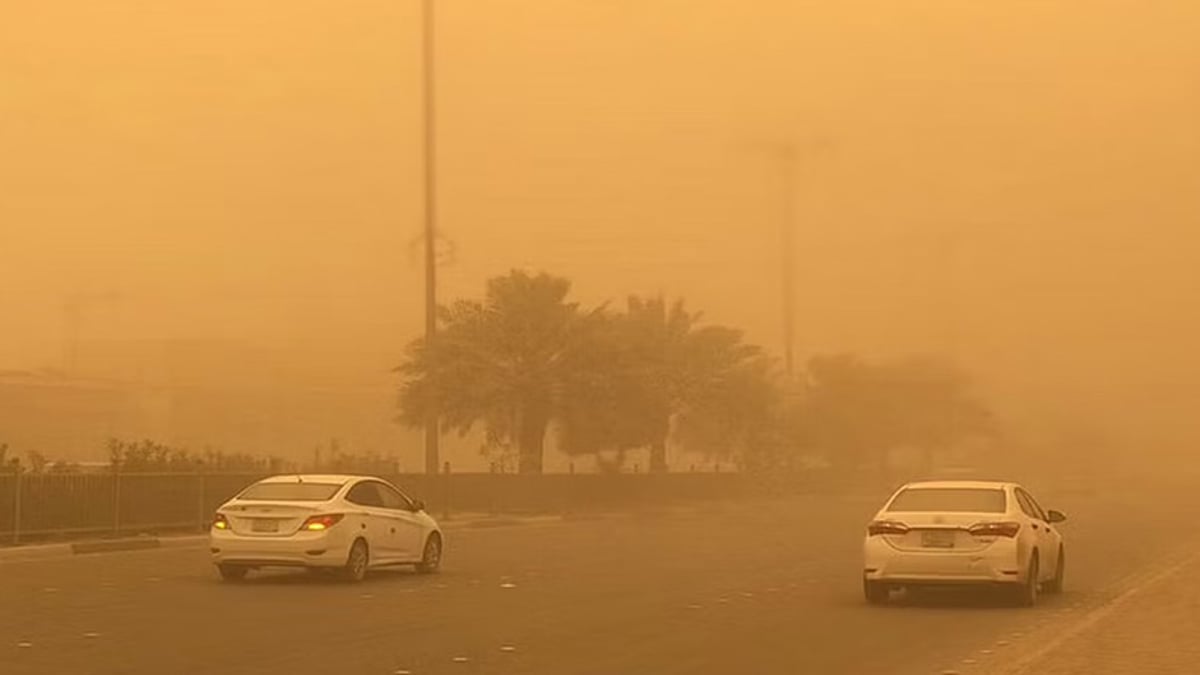 مركز الأرصاد ينبه من أتربة مثارة على منطقة نجران