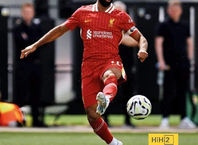 محمد صلاح يرتدي شارة قيادة ليفربول