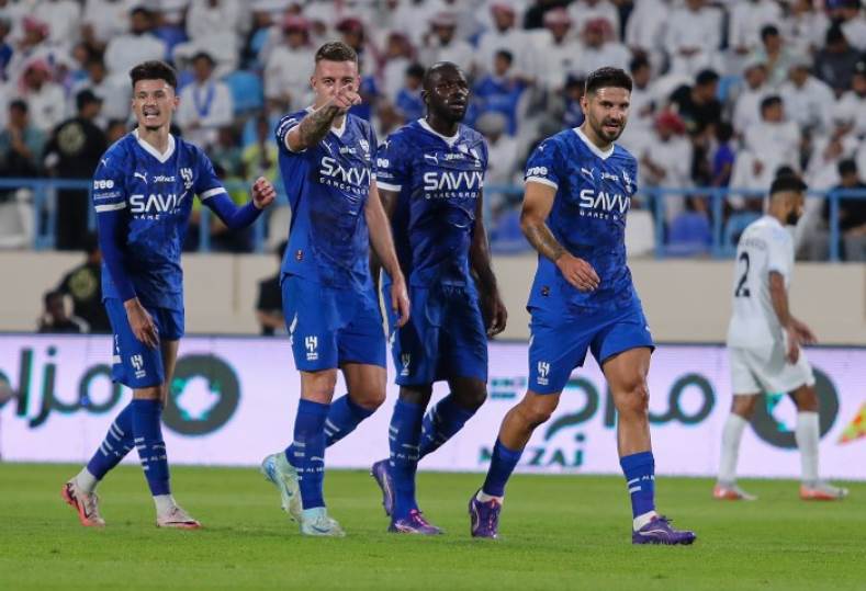 الهلال والأخدود