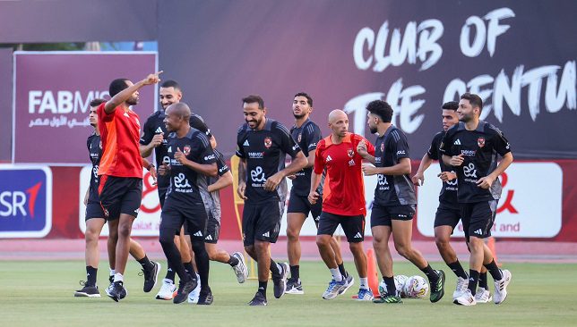 الأهلي يتخذ قرارًا هامًا بخصوص 8 لاعبين بسبب الزمالك