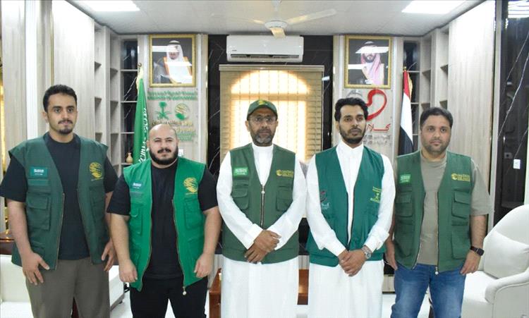 مركز الملك سلمان يطّلع على سير العمل وأنشطة مشروع فاطمة بابطين الطبي بسيئون