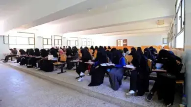 الحوثي-يغرق-طالبات-الجامعة-في-بحر-القيود:-من-الصنادل-إلى-الأحلام