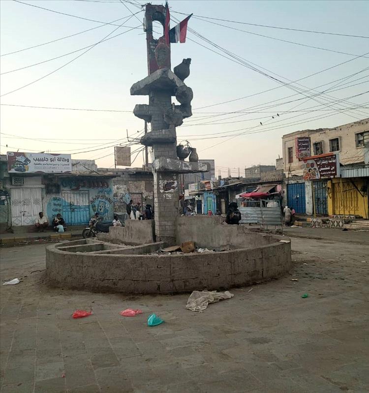 الجوع يجبر صحفي لحجي على بيع أسطوانة الغاز.. إلى أين وصل حالنا؟