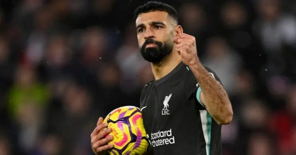 محمد صلاح محبط من ليفربول : فرصة رحيلي اكبر من استمراري