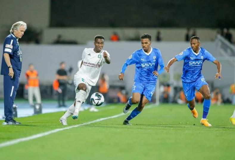 الهلال والسد