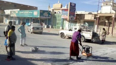 القطن: مكتب الاشغال والطرق يستأنف حملتة بردم حفر بالمديرية .