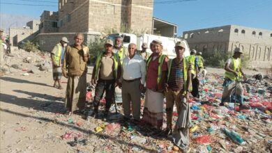 مدير تربية لودر يشارك في حملة النظافة أمام بوابة مجمع البنات التعليمي بزارة