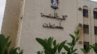 طلاب كلية الهندسة بجامعة عدن يعلنون عن وقفة احتجاجية للمطالبة بتحسين أوضاعهم التدريسية