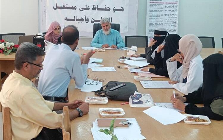 مجلس كلية الصيدلة بجامعة عدن يؤيد قرارات الجامعة للدفاع عن أرض الحرم الجامعي