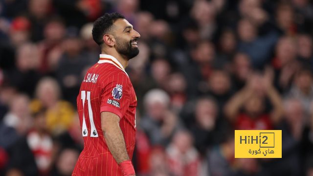 محمد صلاح يتطلع للبقاء في ليفربول وسط صمت النادي