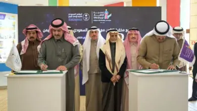 الأمير-سلطان-بن-سلمان-والسفير-السعودي-يوقعان-مذكرة-جديدة-لدعم-اليمن