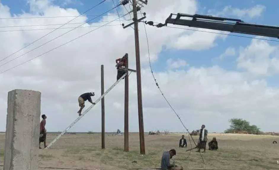 عدن:-جهود-مكثفة-لتحسين-كفاءة-شبكة-الكهرباء-في-حقل-بئر-أحمد