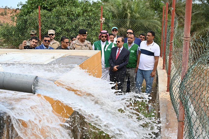 الإرياني والسبيعي يزورون مشروع مياة حديبو ومعمل الحرف اليدوية الممولان من البرنامج السعودي