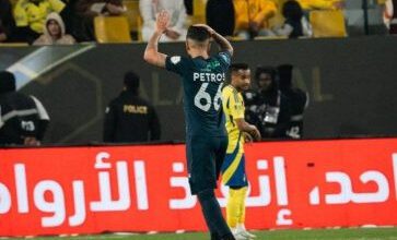 صورة : لاعب النصر السابق يفسر إشارته للجماهير خلال مواجهة الأخدود!