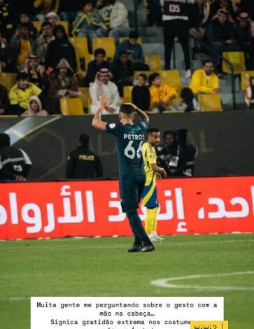 صورة : لاعب النصر السابق يفسر إشارته للجماهير خلال مواجهة الأخدود!