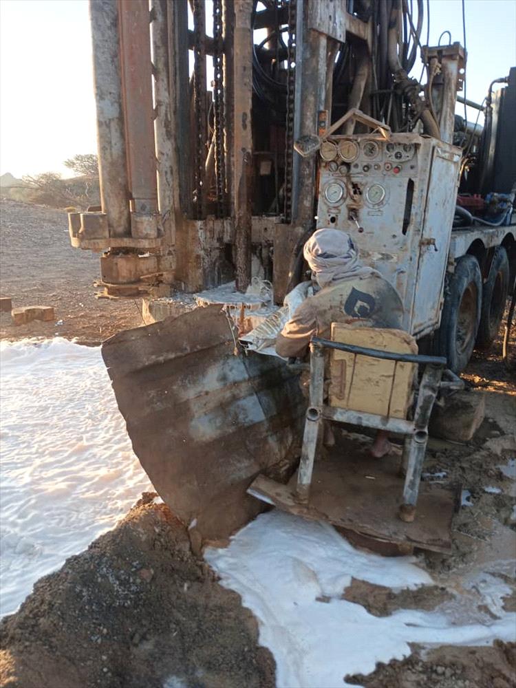 "قوات درع الوطن تنجح في حفر بئر جديدة في منطقة الجدين"