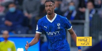 الرياض يتقدم على الهلال بهدف في الشوط الأول