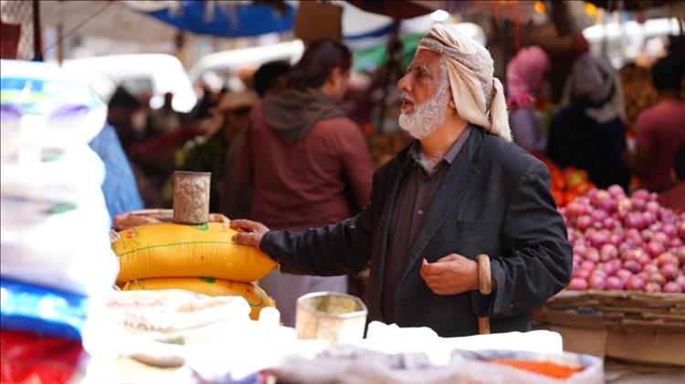 اليمنيون يستعدون لاستقبال رمضان بموائد فارغة