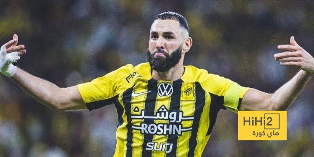 بنزيما يدعو جماهير الاتحاد لدعم زميله والتوقف عن انتقاده!