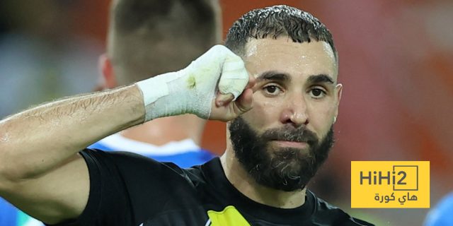 لاعب الاتحاد يكشف تحديات اللعب مع كريم بنزيما