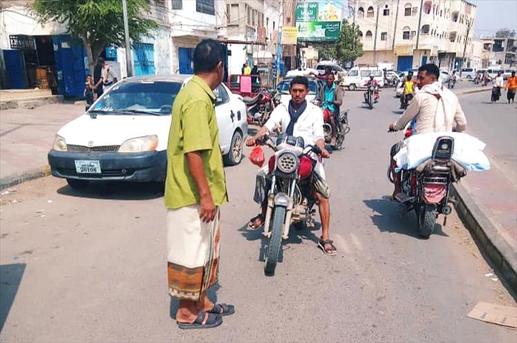 انتقالي زنجبار يرصد المخالفات القانونية في تنظيم حركة السير بالمديرية