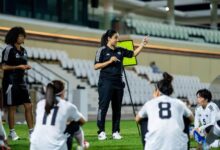 سارة حسنين رفقة لاعبات نادي أبو ظبي الإماراتي
