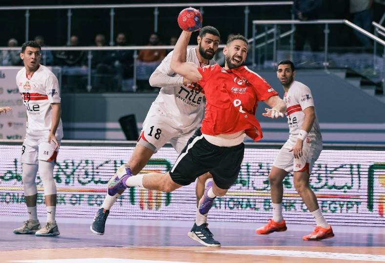 جانب من قمة اليد في دوري المحترفين