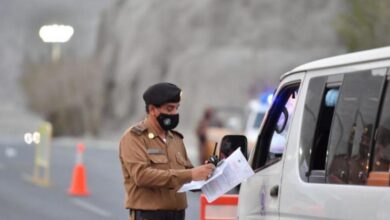 الداخلية تصدر قرارات إدارية بحق 20 مخالفًا لأنظمة وتعليمات الحج لنقلهم 75 لا يحملون التصاريح