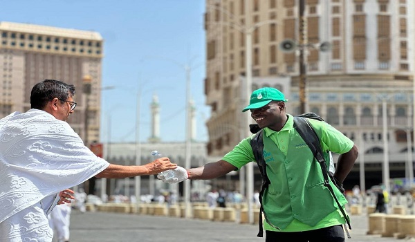تدشين مشروع سقيا الحجاج لتأمين 15 مليون عبوة ماء لضيوف الرحمن