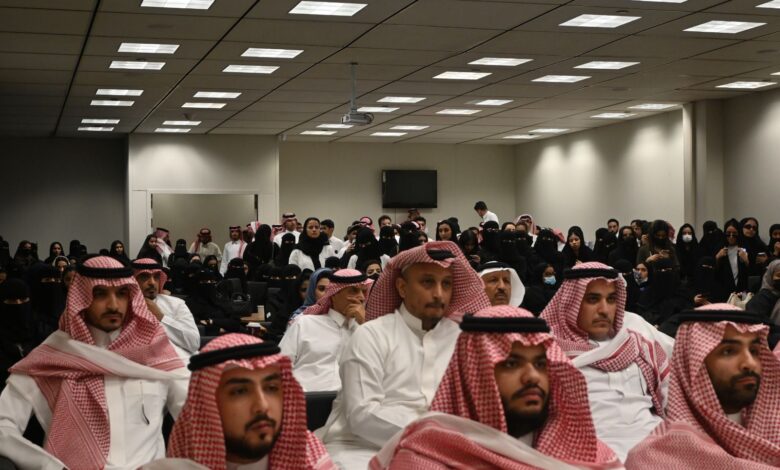 جامعة الملك سعود تستعرض الإرث الإعلامي للأمير بدر بن عبدالمحسن في "طل البدر"