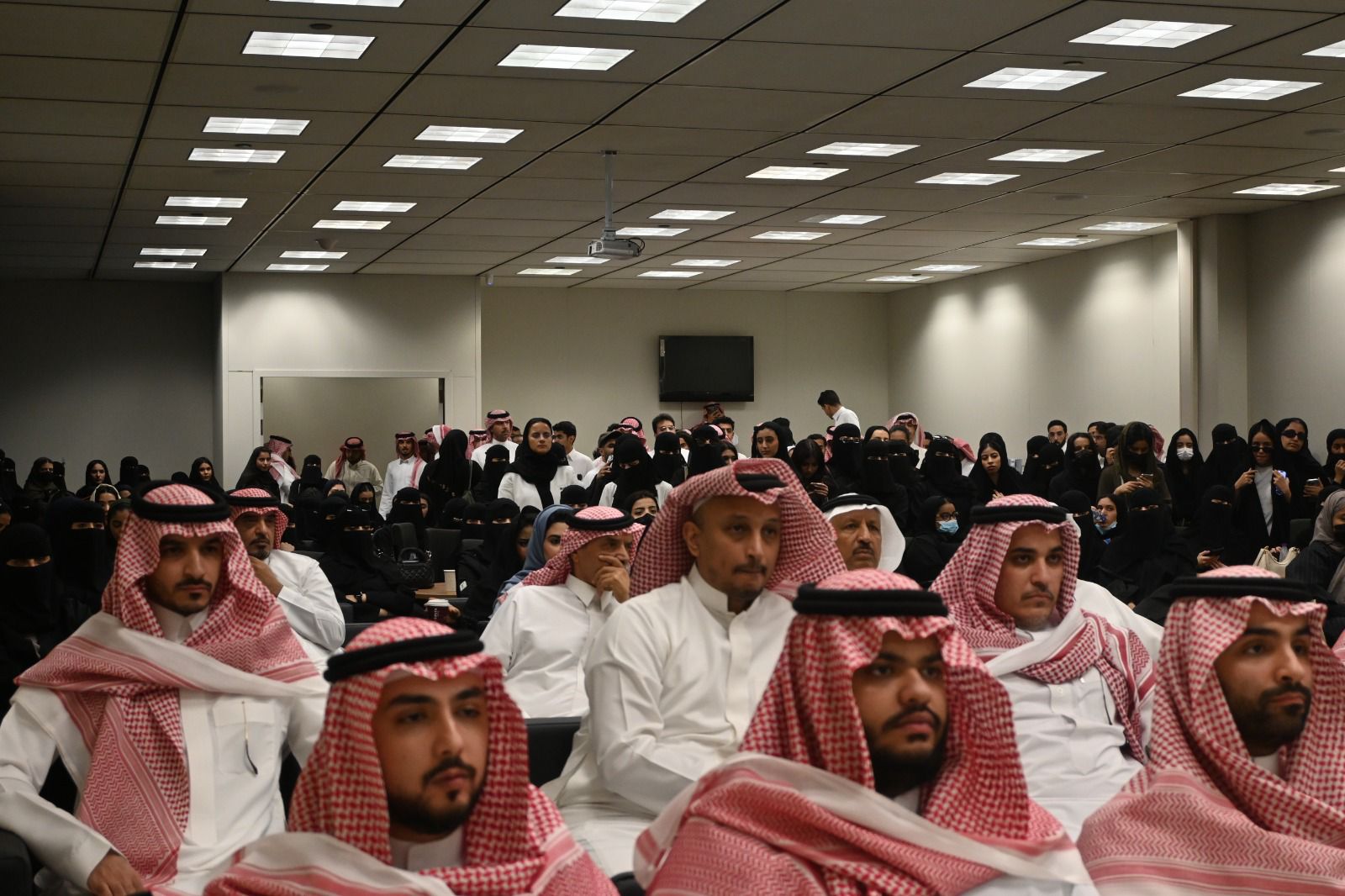 جامعة الملك سعود تستعرض الإرث الإعلامي للأمير بدر بن عبدالمحسن في "طل البدر"