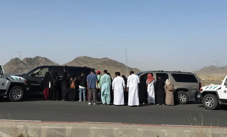 ضبط 6 وافدين و14 مواطنًا لنقلهم 99 حاجًا بلا تصاريح لمكة