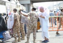 ضبط شخصين لنقلهما 7 وافدين لا يحملون تصريحا بالحج ومحاولة إيصالهم لمكة