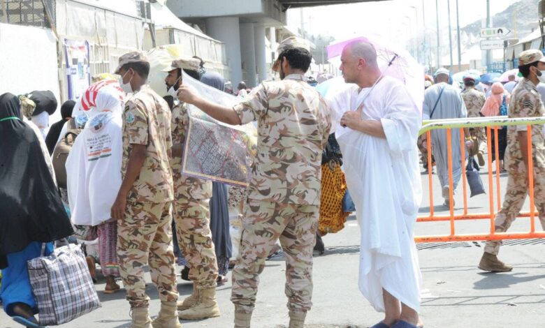 ضبط شخصين لنقلهما 7 وافدين لا يحملون تصريحا بالحج ومحاولة إيصالهم لمكة
