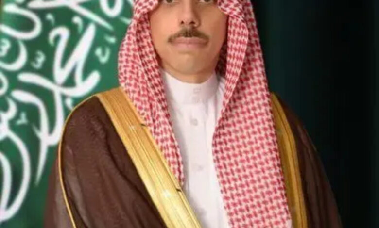 وزير الخارجية يبحث مع نظيره الأمريكي التطورات الإقليمية والدولية