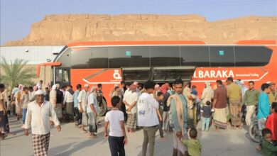 142 حاج يغادرون مدينة سيئون إلى بيت الله الحرام