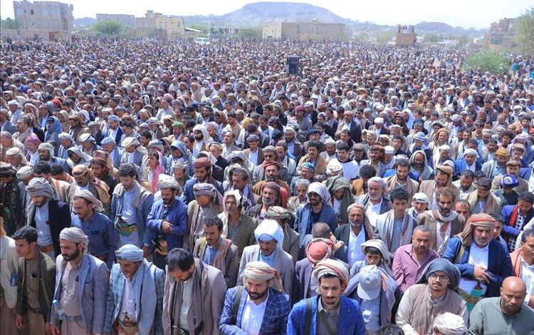 آلاف المشيعين في صنعاء يودّعون الشيخ ناجي جمعان إلى مثواه الأخير بعد رحلة وطنية حافلة