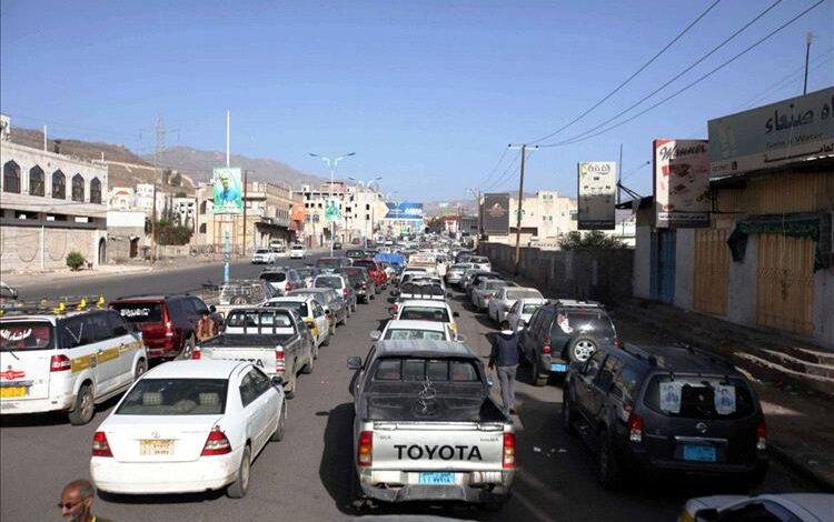 أزمة وقود خانقة تضرب مناطق الحوثيين