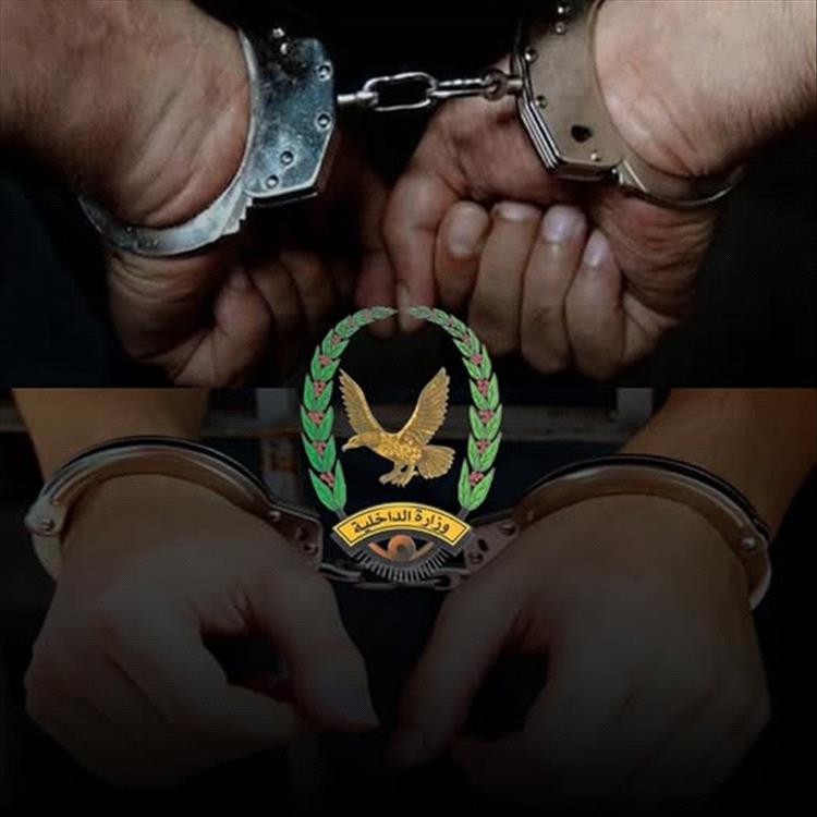 أمن المهرة يضبط مطلوبين في قضايا قتل في عمليتين منفصلتين