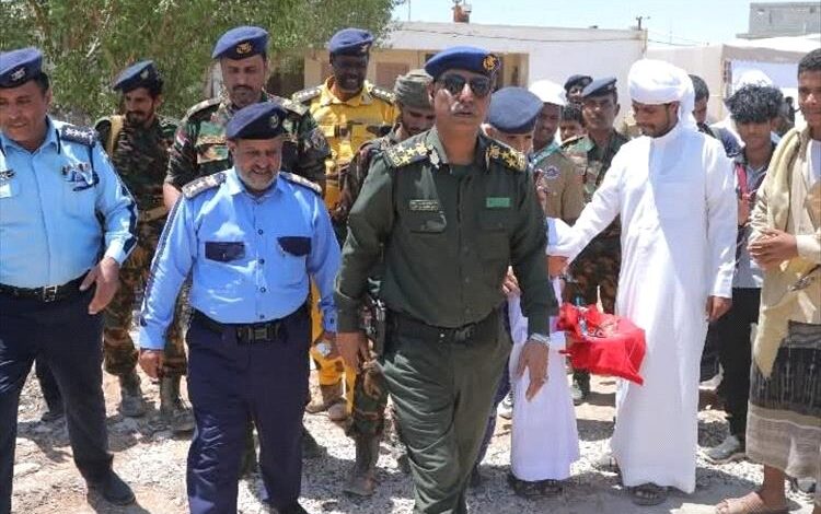 أمين عام محلي المهرة يدشن أسبوع المرور العربي 2025م تحت شعار "تمهّل أمامك حياة"