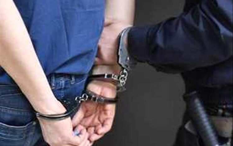إدارة البحث الجنائي بوادي حضرموت تلقي القبض على متهم بسرقة ذهب ومبالغ مالية