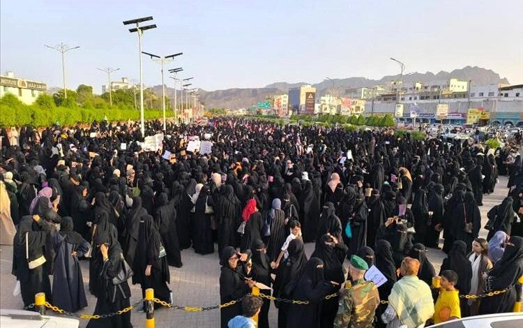 إعلامية: النساء خرجن في عدن ليعبرن عن صوت الشعب بأكمله