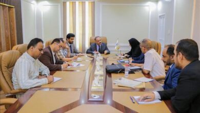 اجتماع برئاسة وزير النقل يناقش جهود تسريع تنفيذ مشروع ميناء سقطرى الاستراتيجي