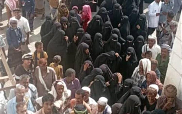 اختتام مخيم العيون الذي أقامته مؤسسة الجبل التنموية  في شقرة بأبين